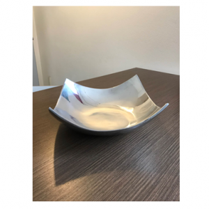 Plat en fonte d’aluminium poli